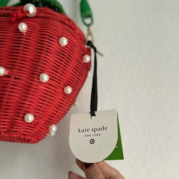 Kate Spade x Target Woven Strawberry Handbag NWT - Picture 4 of 7